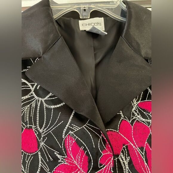 EUC Chico’s Embroidered Jacket Size Large - Picture 6 of 9